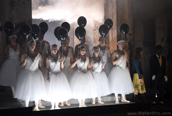 
Ein Traumspiel - Deutsches Theater im Berghain - Fotos: Stefan Otto