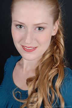 Dana Hoffmann (Sopran) - Fotos: Stefan Otto
Dana Hoffmann (Sopran) - Fotos: Stefan Otto